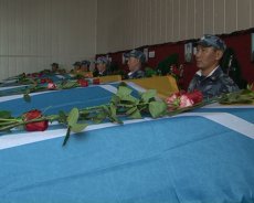 In Tuva mourning for 8 lost parachutists-paratroopers